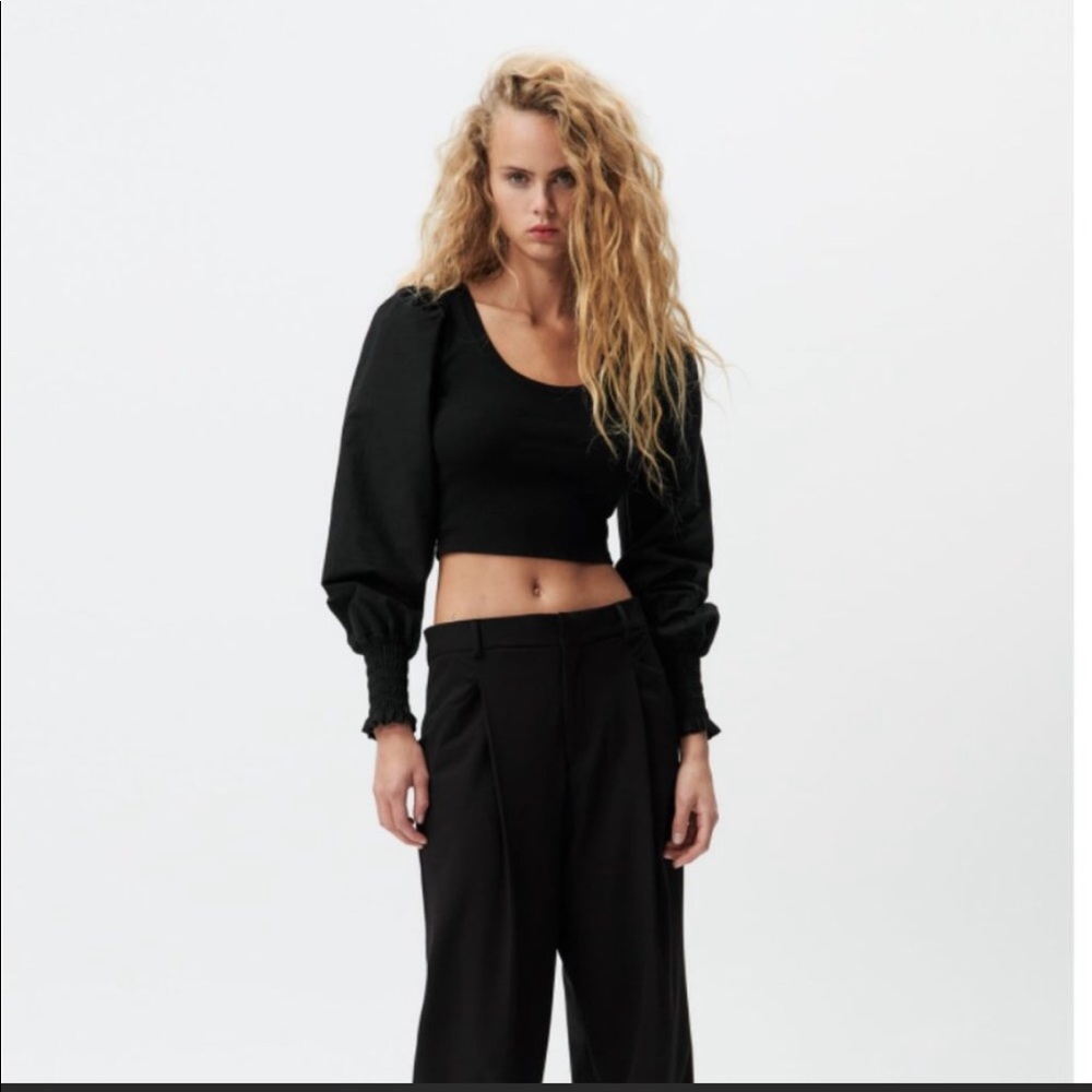 Zara puff sleeves top - Picture 2 of 4